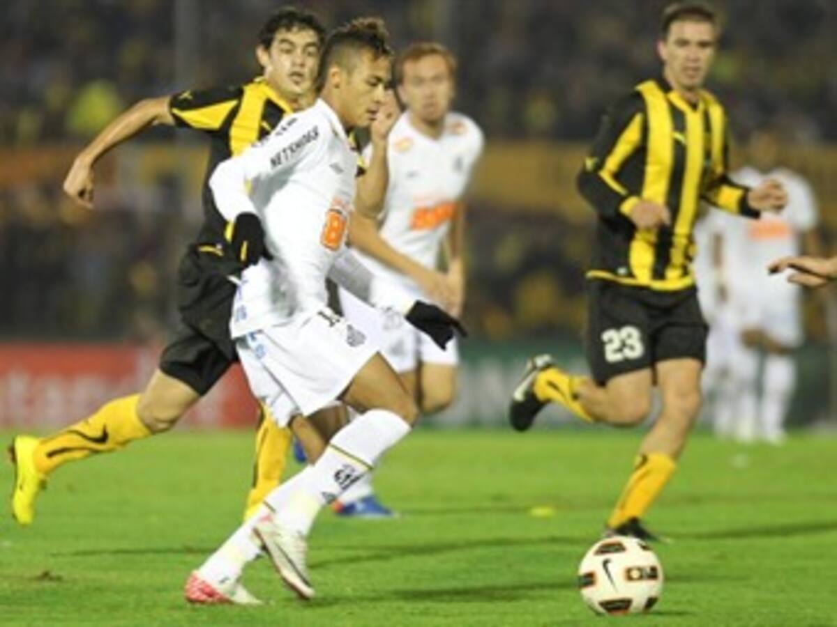 Santos de Brasil venció 2-1 a Peñarol y se coronó campeón de la Copa Libertadores