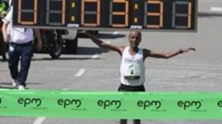 Atletas de Etiopía y Kenia ganan la Media Maratón de Medellín