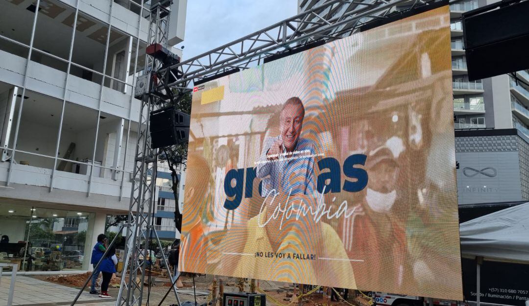 Pantalla en la sede de Rodolfo Hernández