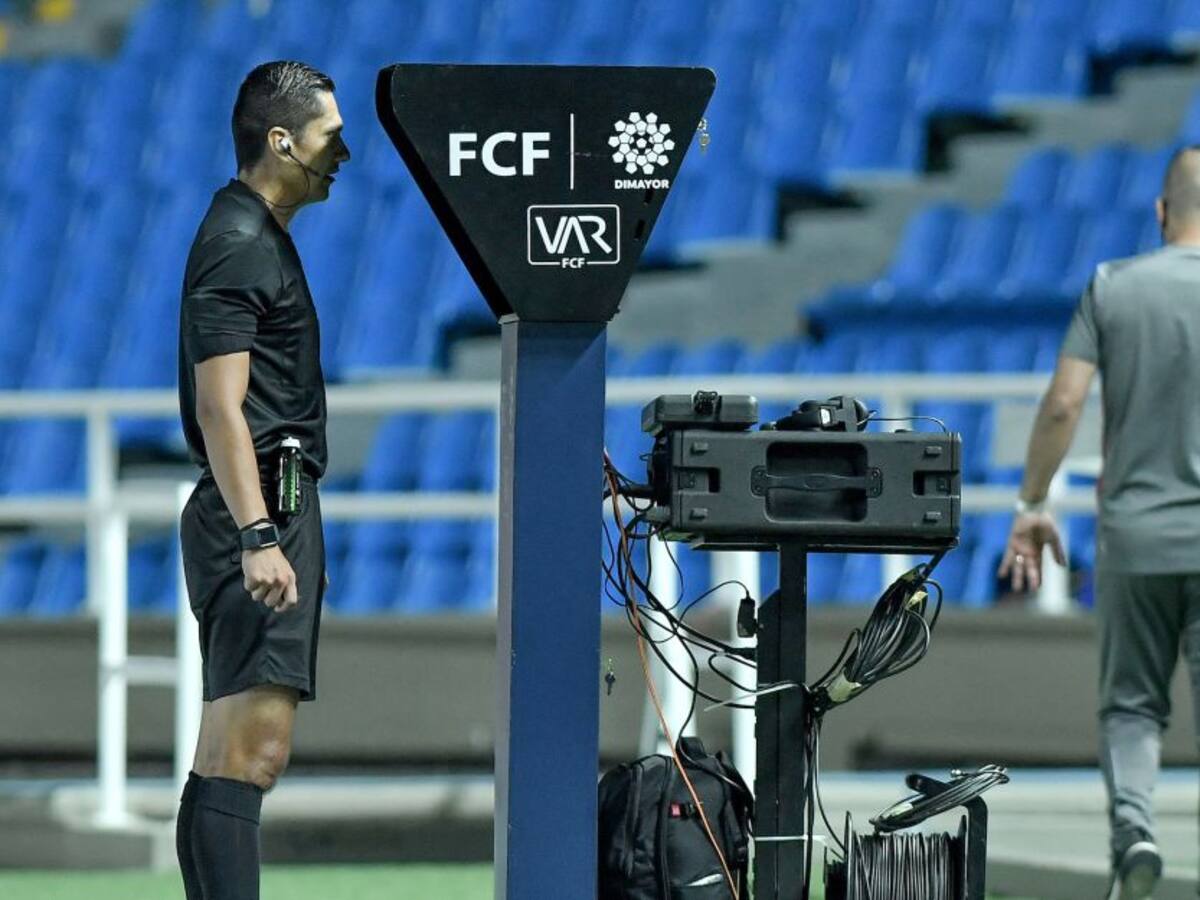 La crisis arbitral en el fútbol colombiano