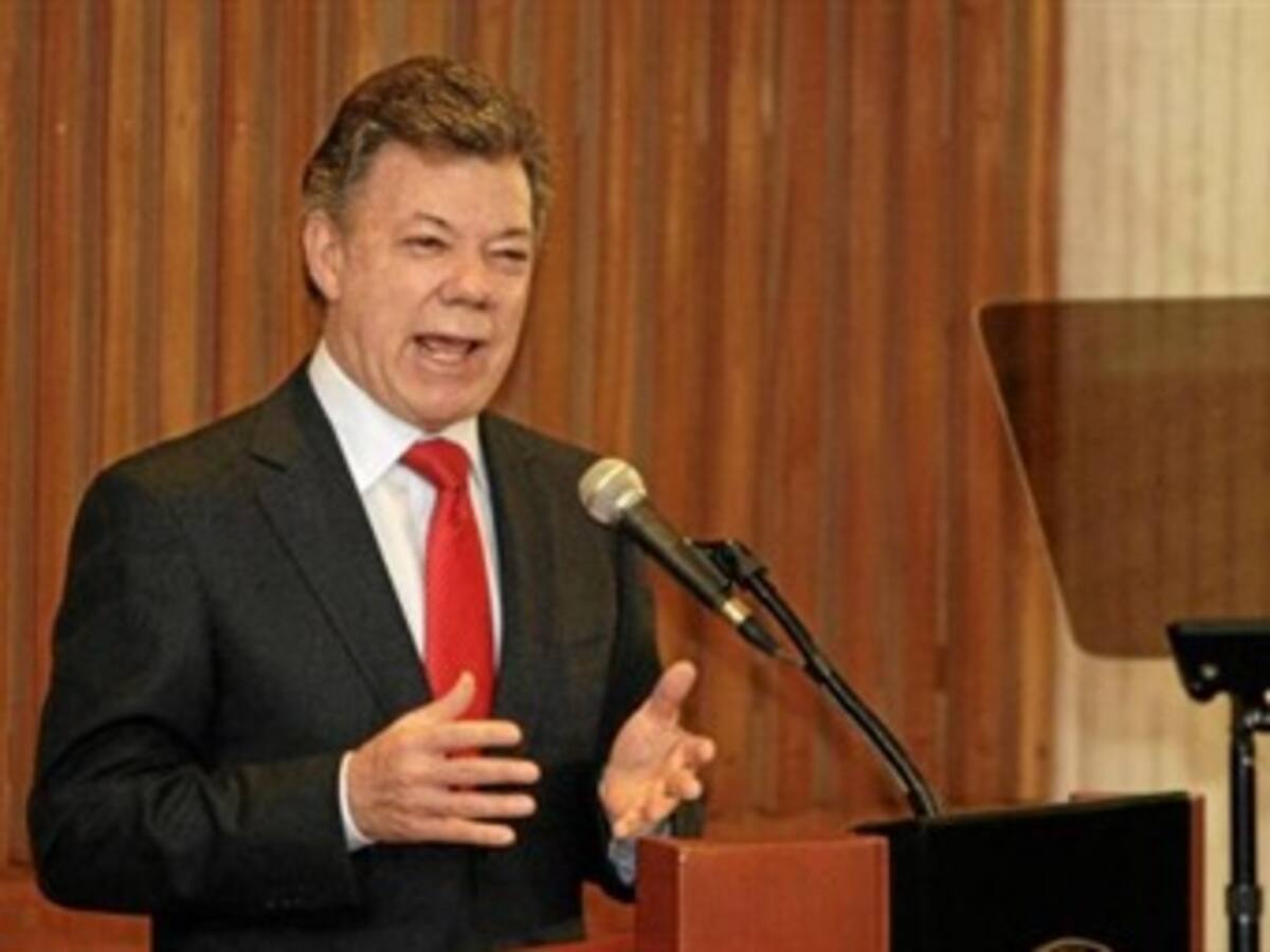 Lo de Uribe es descarado y cínico, se volvió mentiroso compulsivo: Santos