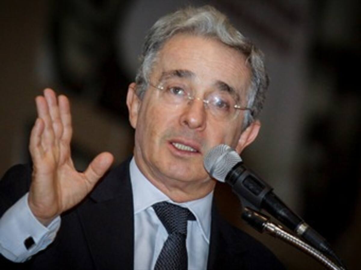 Uribe responde a Santos y dice que diferencias no son personales