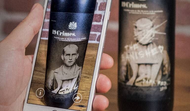 Una divertida app logra que las botellas de vino cobren vida