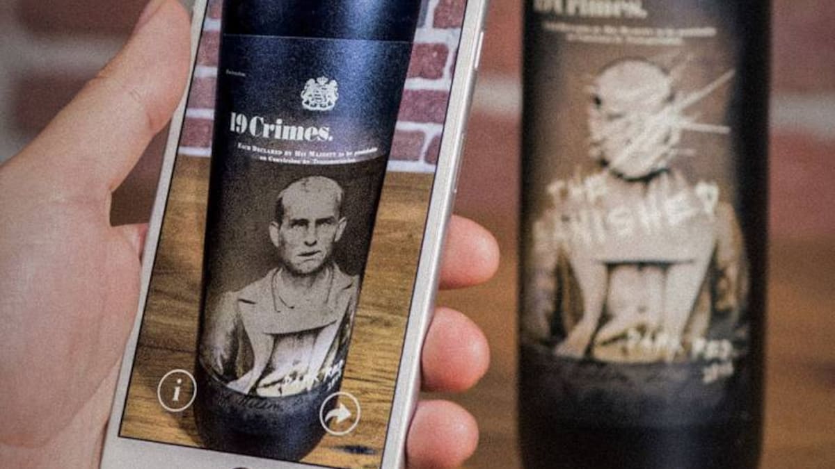 Una divertida app logra que las botellas de vino cobren vida