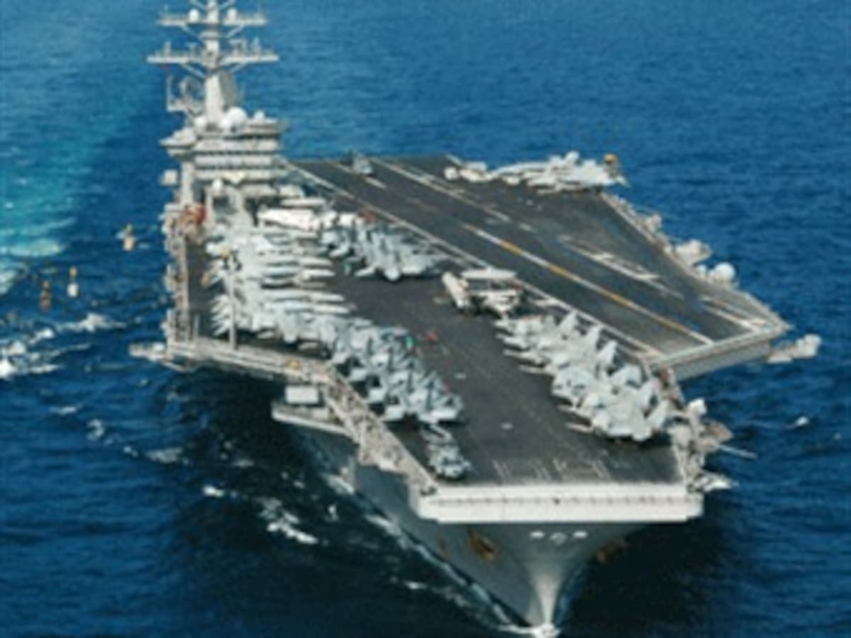 EE.UU. envió dos buques de guerra con 2.000 marines a Libia
