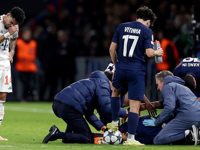 Luis Díaz salió expulsado del partido tras una fuerte falta sobre Achraf Hakimi / Getty Images
