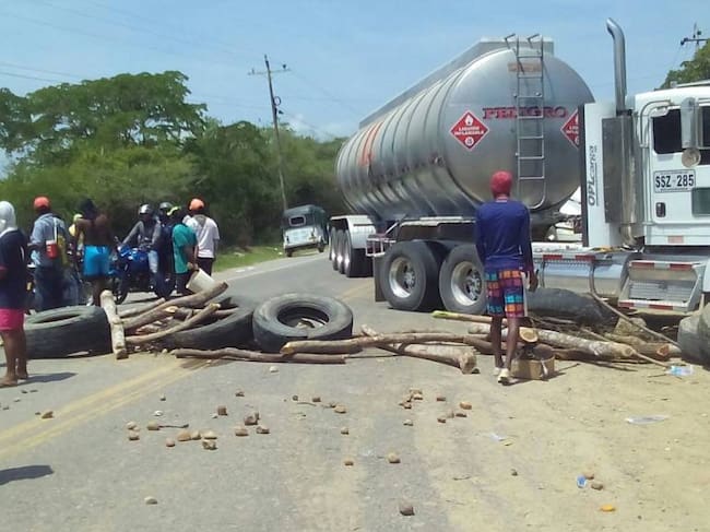 El bloqueo de vías por falta de energía en las carreteras de la Costa.