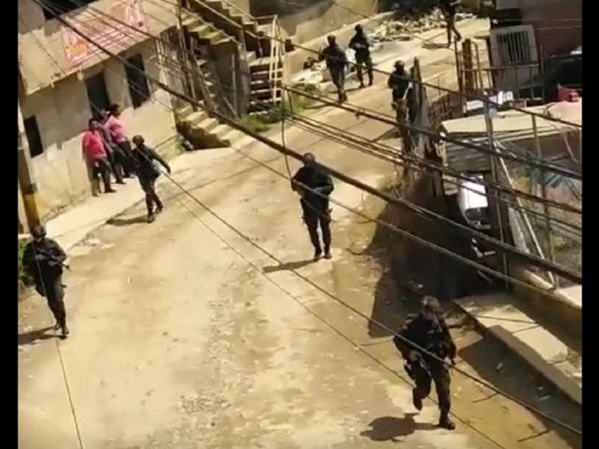 Habitantes denuncian enfrentamientos entre grupos ilegales en Medellín