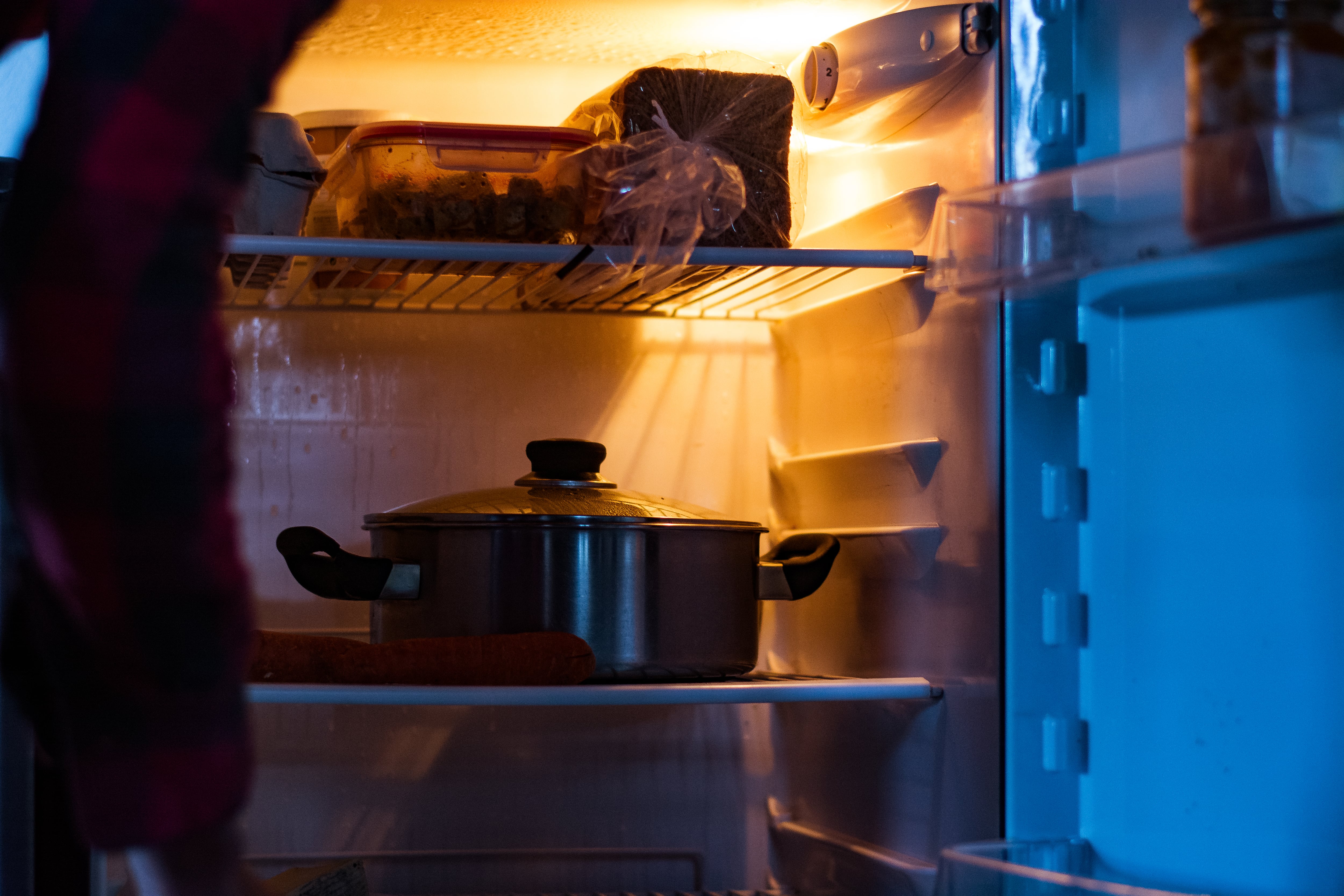 ¿Es malo guardar ollas con comida en la nevera? - Getty Images