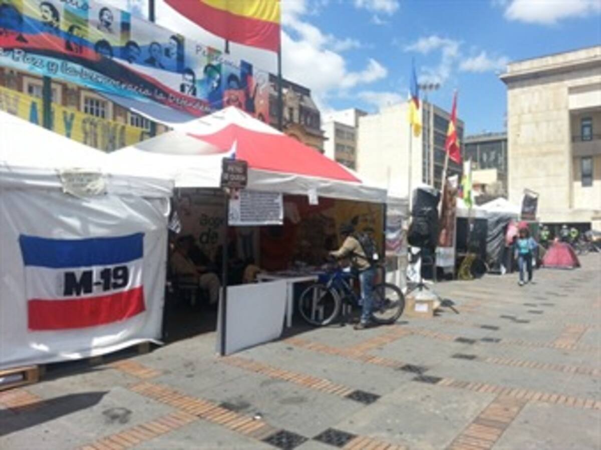 'Aldeas' a favor de Petro dicen que no desalojarán la Plaza de Bolívar