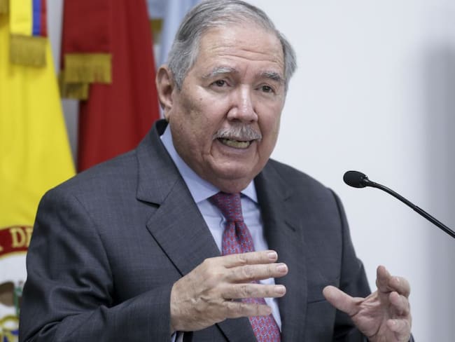 Ministro de defensa, Guillermo Botero