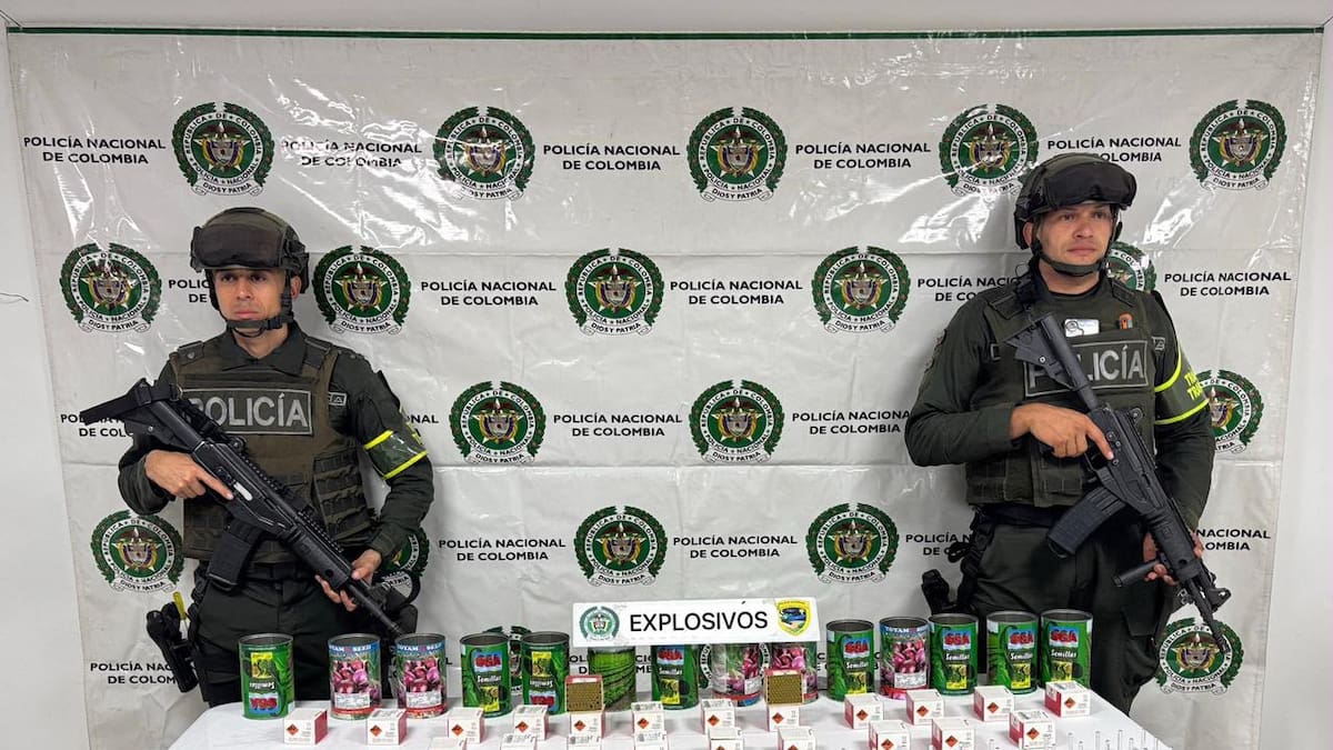 La Policía descubrió dos mil detonadores escondidos en un vehículo de encomiendas en el Cauca