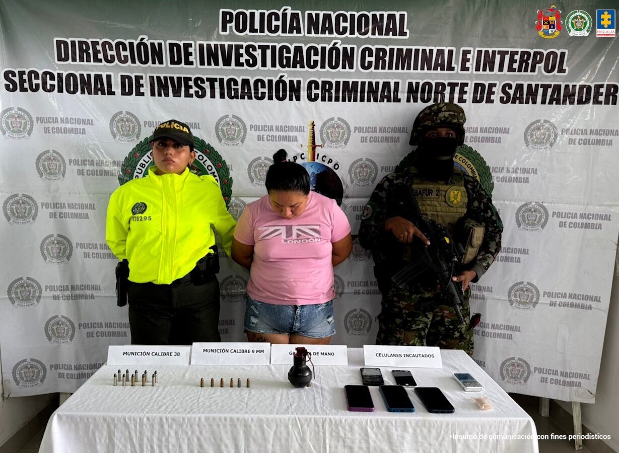 Capturada mujer cuando portaba una granada y municiones en Cúcuta. / Foto: Fiscalía.