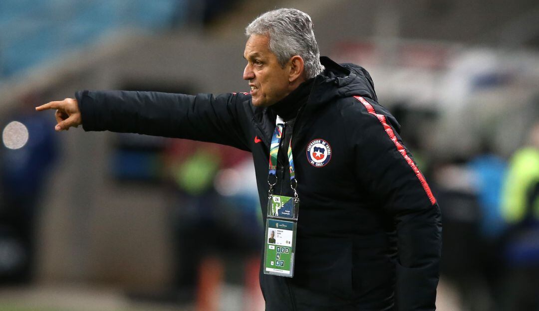 Reinaldo Rueda durante su etapa al frente de la selección de Chile.