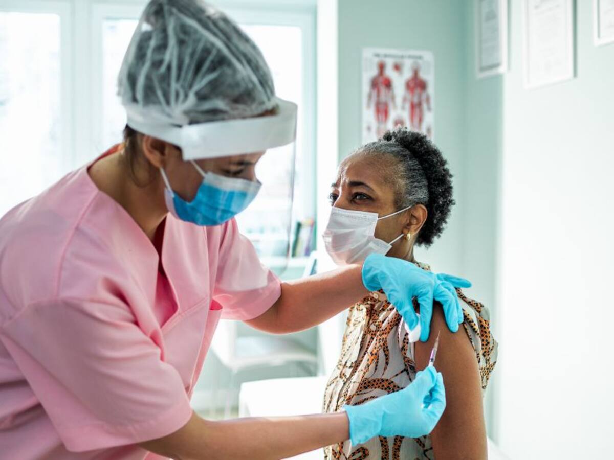 Los indicadores de la vacunación contra la COVID-19 en grupos étnicos