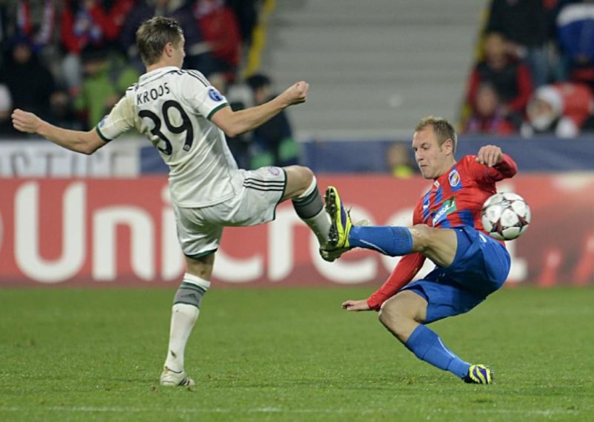 Estos fueron algunos resultados: Real Madrid empató 2-2 con Juventus, Man. City goleó 5-2 al CSKA de Moscú, B.Múnich venció 1-0 a Viktoria Plzen, Man. United igualaó a cero con Real Sociedad, PSG también empató 1-1 con Anderlecht.