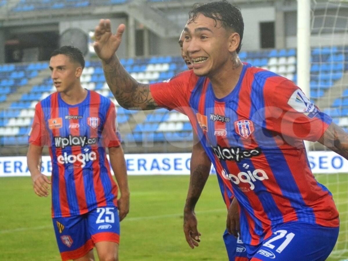 Ricardo Márquez mantiene al Unión en la parte alta y lo aleja del descenso