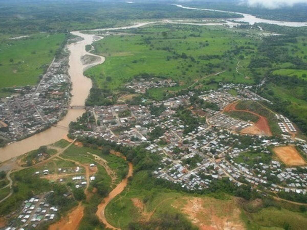 Alcaldía de Tarazá pide ayuda para atender a cerca de 100 desplazados por combates entre ilegales