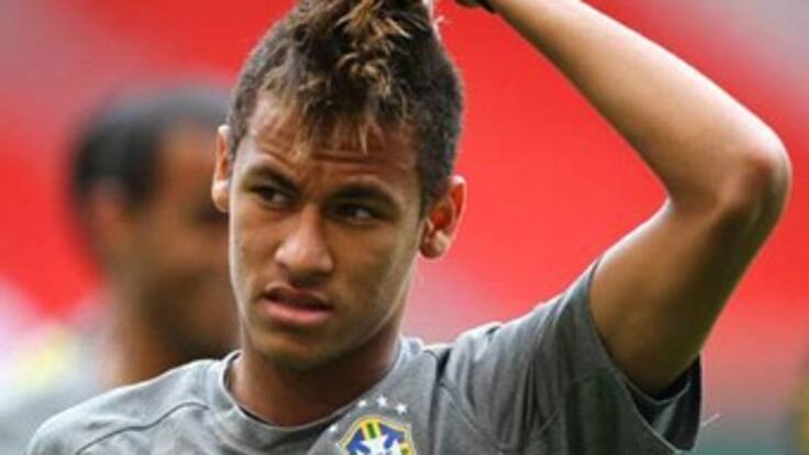 El brasileño Neymar ya está en Barcelona para someterse a los exámenes médicos