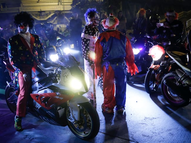 Motociclistas celebran Halloween en Bogotá. Foto: Colprensa.