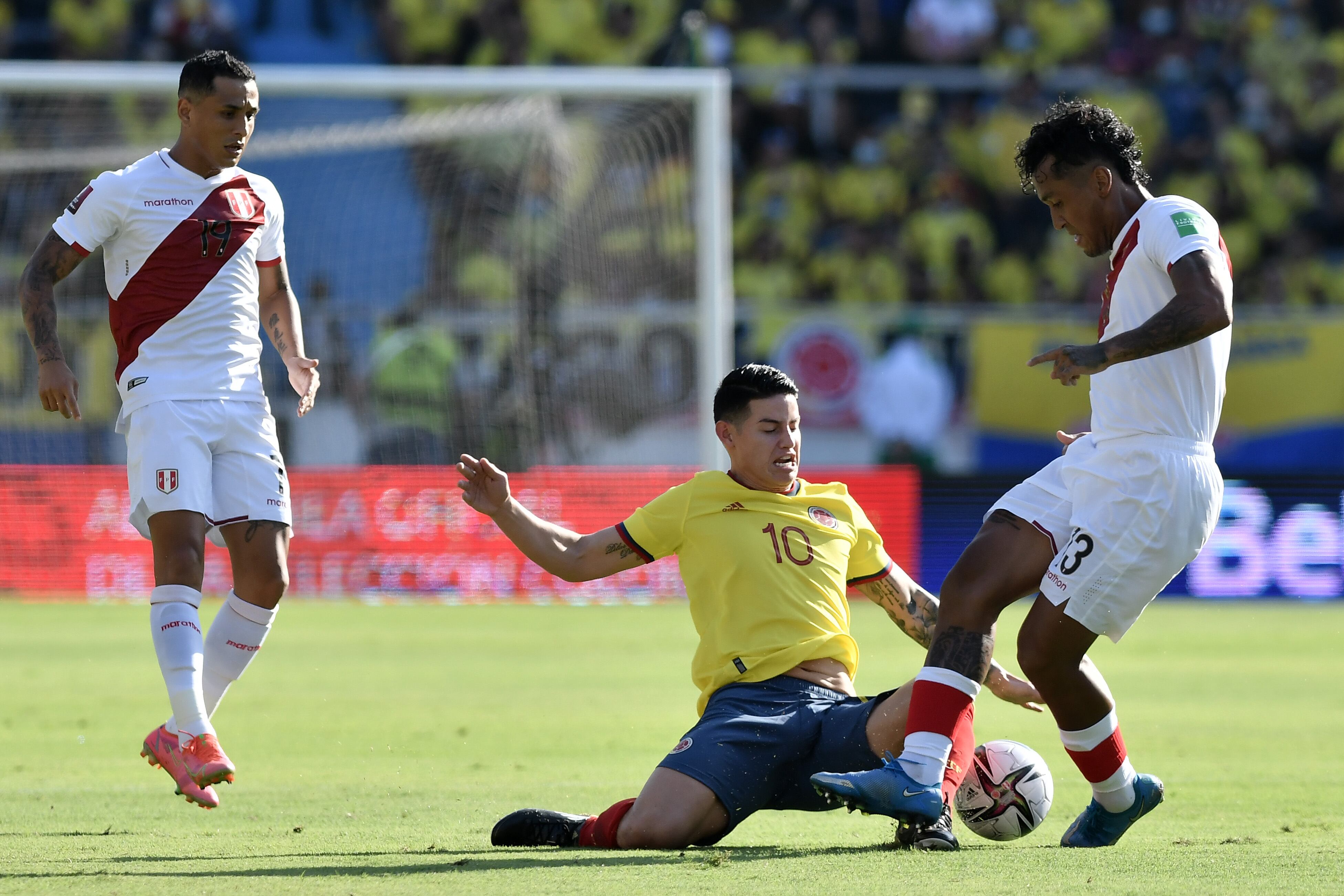 Colombia vs. Perú (Photo by Gabriel Aponte/Getty Images)