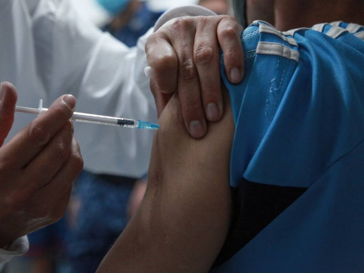 Cartagena ya aplica dosis de refuerzo a personas entre 18 a 49 años