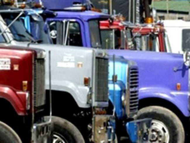 Camioneros advierten sobre desabastecimiento de alimentos en el país a partir del lunes
