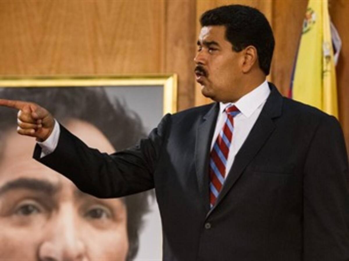 Nicolás Maduro lanza villancico para promover rebaja de precios