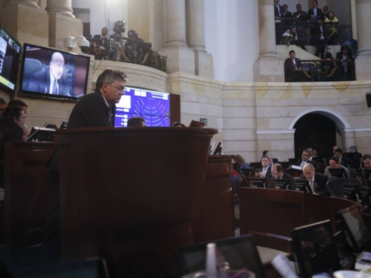 Gobierno plantea un impuesto de renta del 32% para reemplazar el CREE