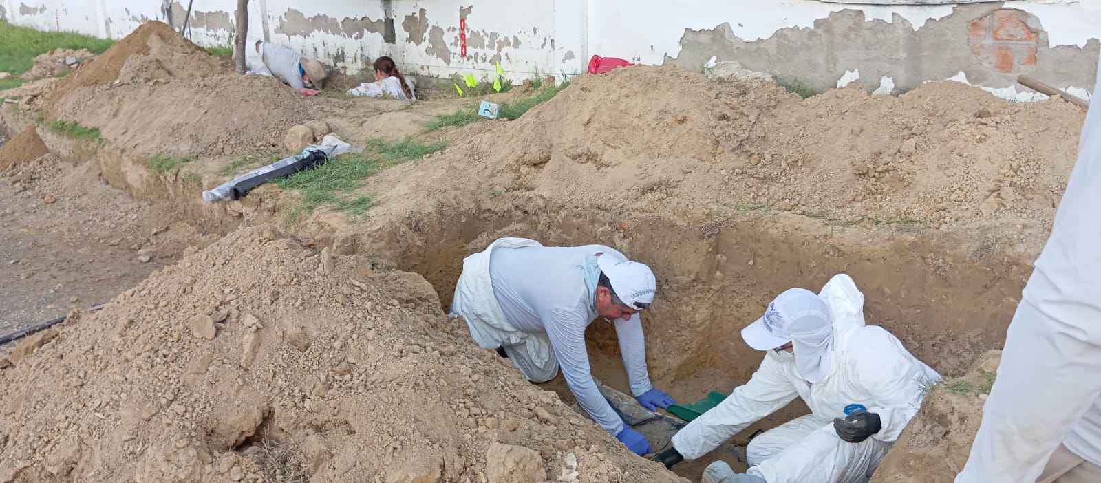 Labores de búsqueda de personas desaparecidas en Colombia