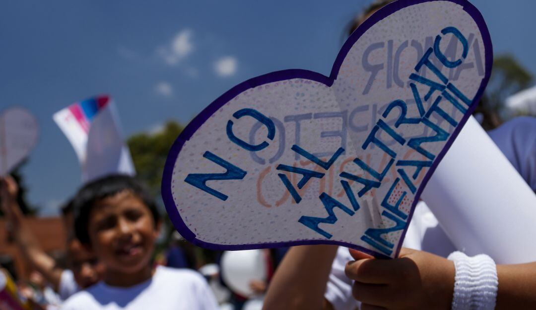 Rechazo maltrato infantil