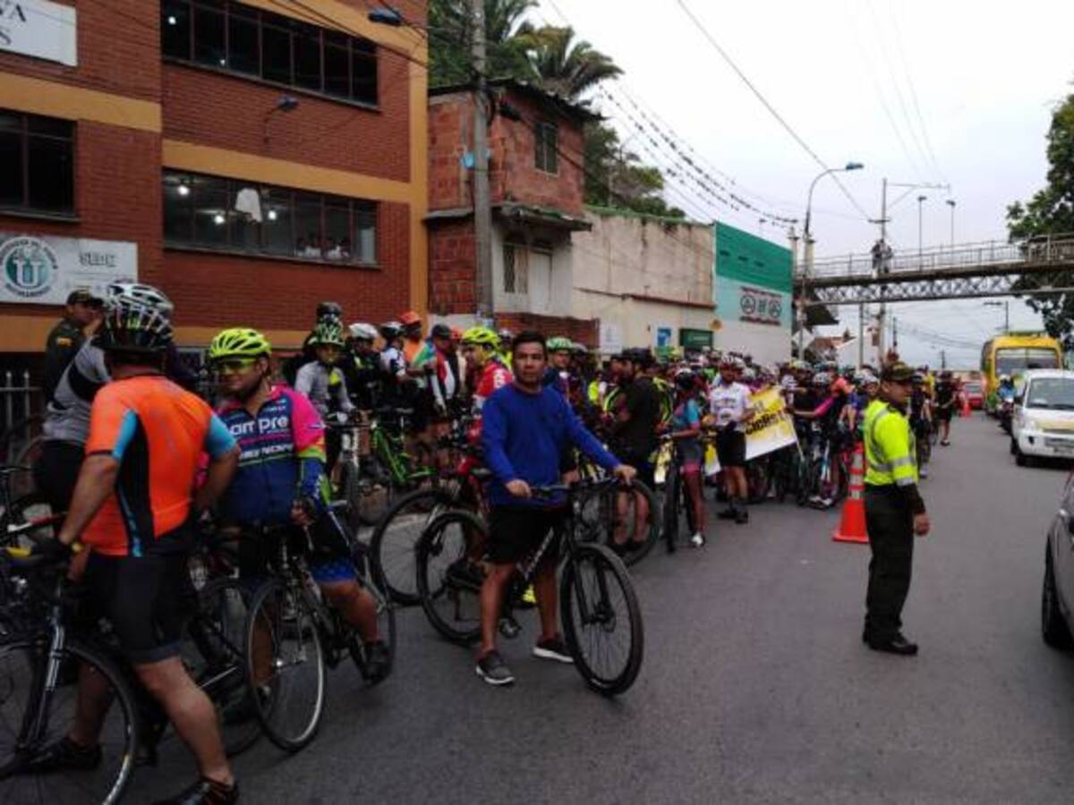 Video: Ciclistas recreativos pedalean contra la inseguridad