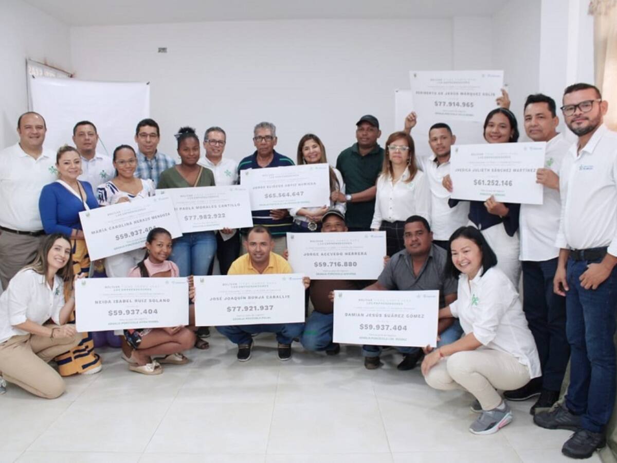 SENA Bolívar entregó capital semilla a pequeños empresarios de Clemencia