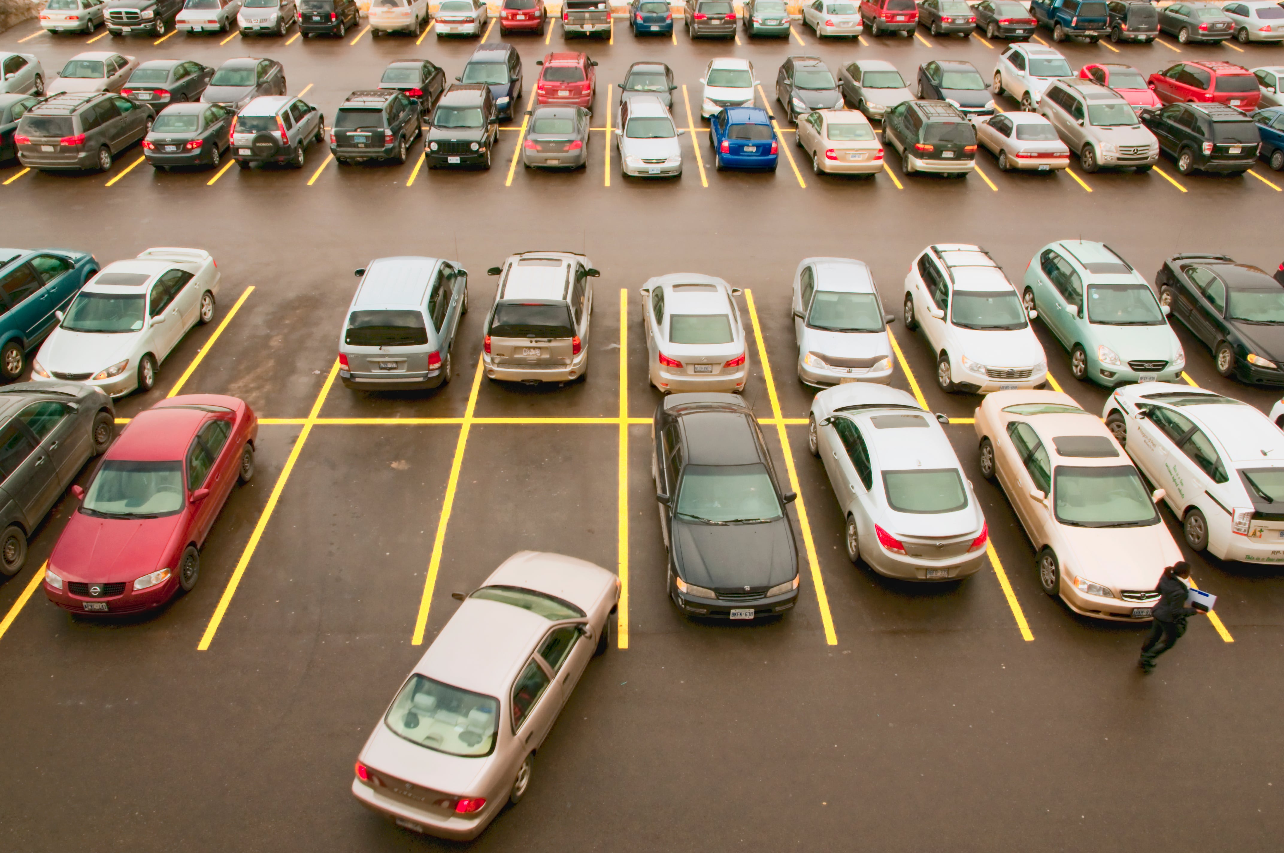 Tarifas parqueaderos públicos y privados - Getty Images