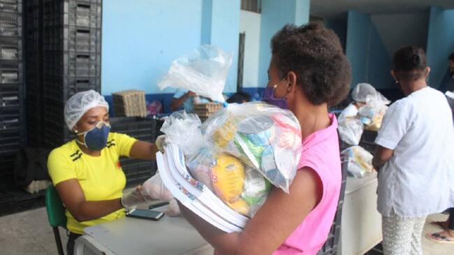 Entrega del PAE a los padres de familia