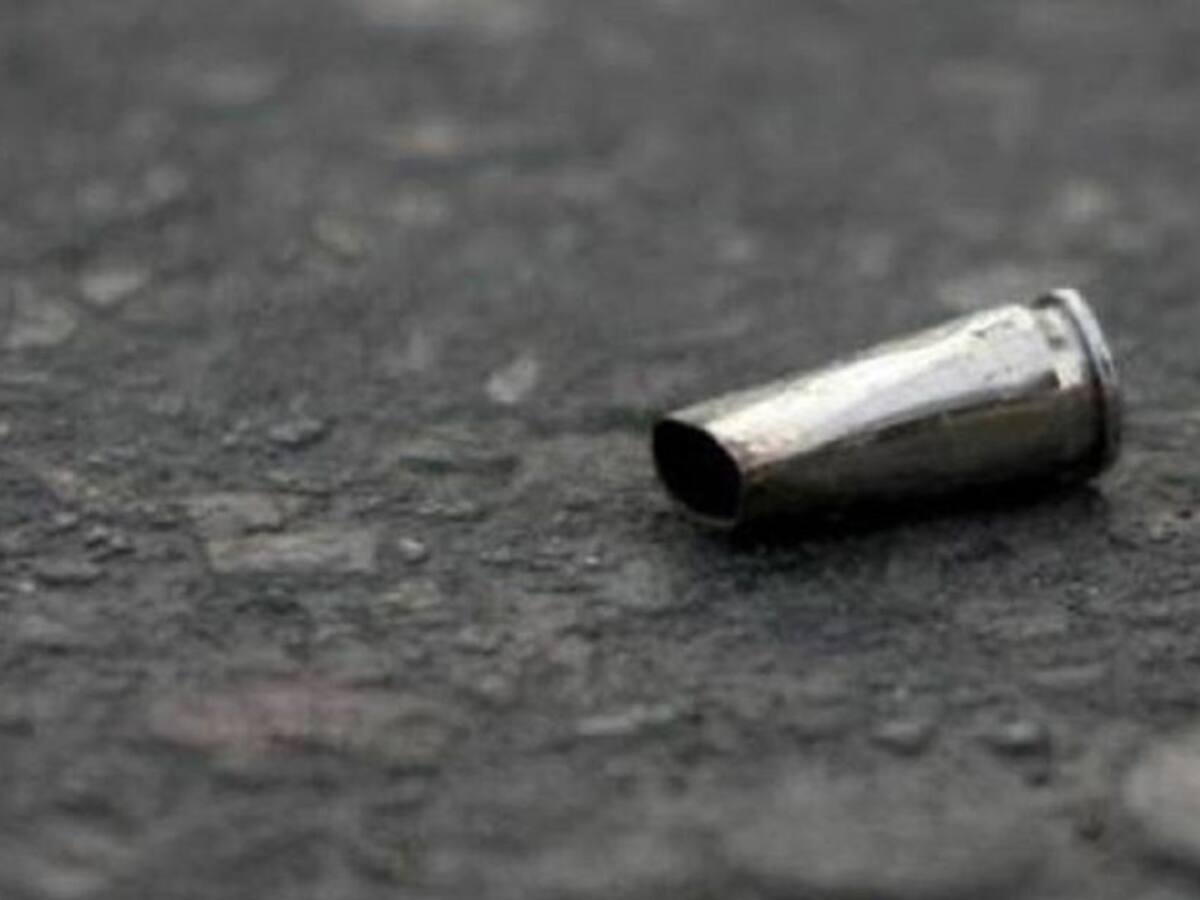 Mujer descansaba en su cama y resultó herida por bala perdida