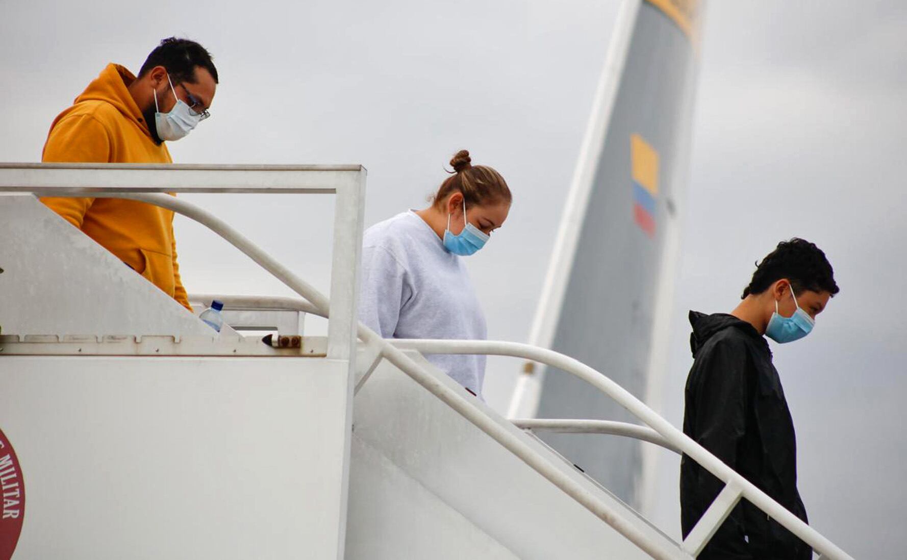 Un documento del Servicio de Aduanas y Migración de Estados Unidos publicado en noviembre de 2024 revela que hasta finales del año pasado, 27.388 colombianos irregulares en ese país, se encuentran en el expediente de no detenidos del ICE con órdenes finales de expulsión. 
 EFE/ Presidencia de Colombia 