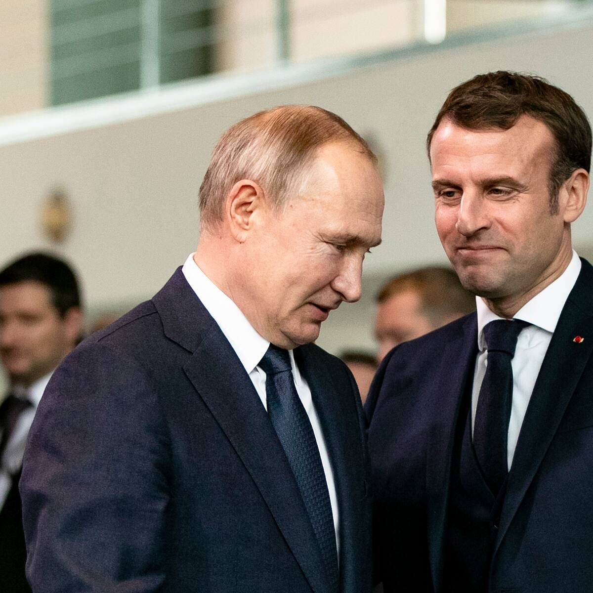 Presidente de Francia afirma que “es el momento” de reanudar el diálogo con Rusia