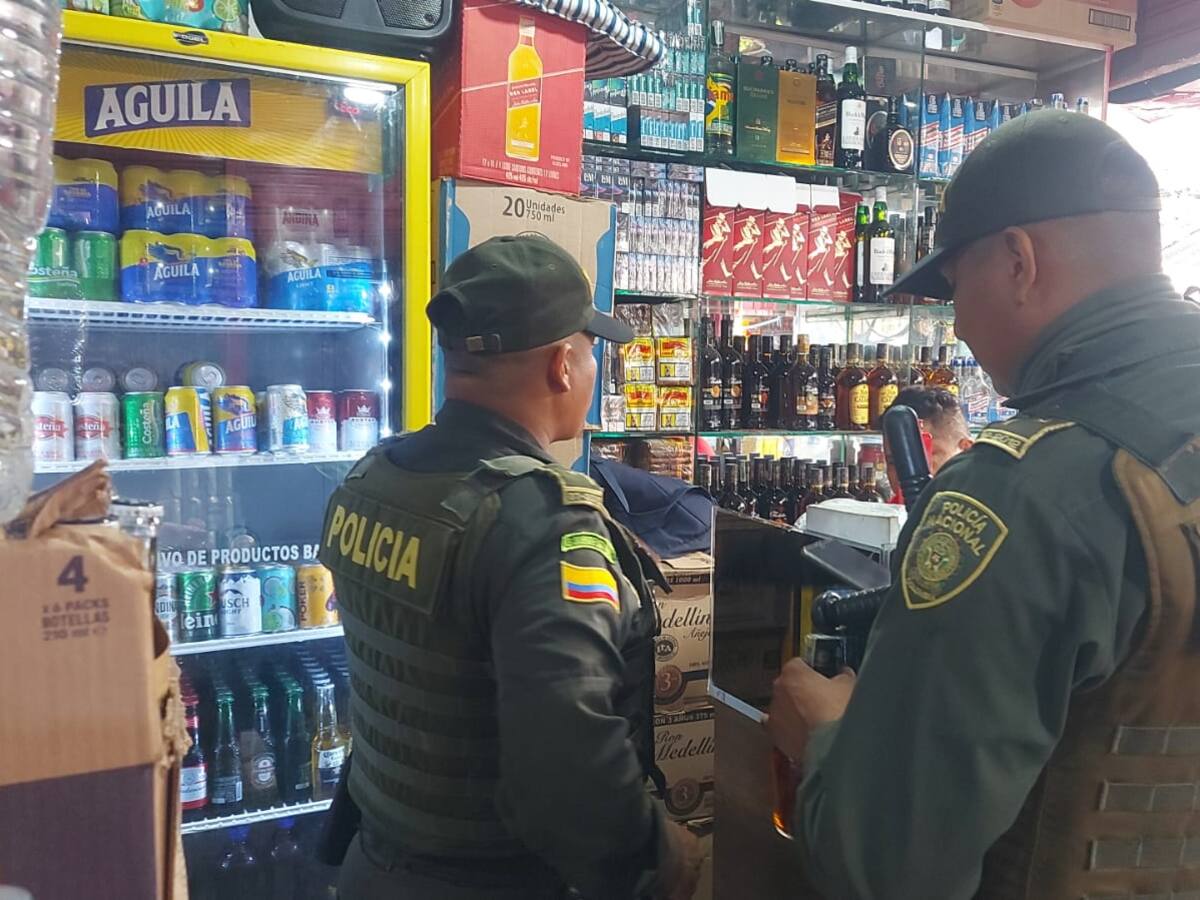 Más de 11.500 botellas de licor de contrabando incautadas en Cartagena en 2022