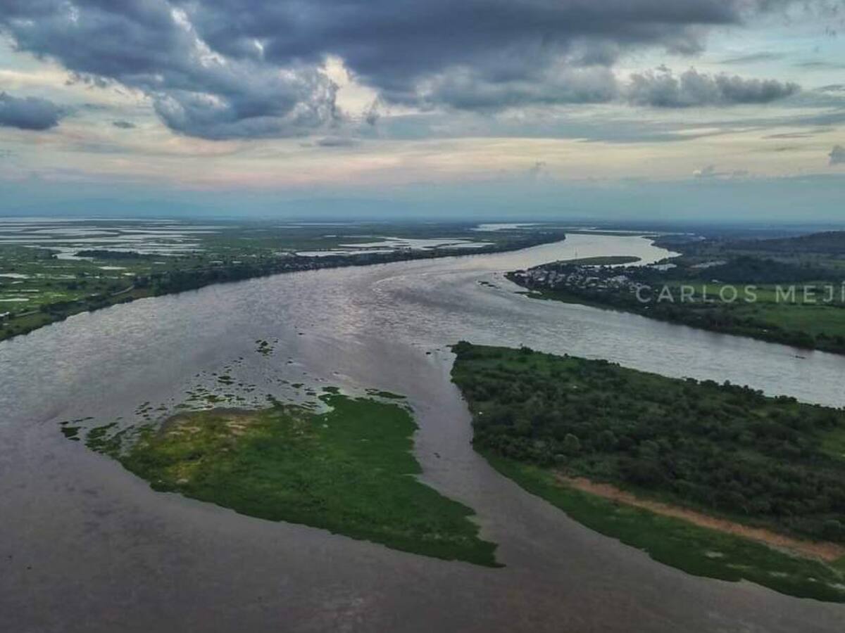 Isla de sedimentos amenaza al viejo puerto en El Banco, Magdalena