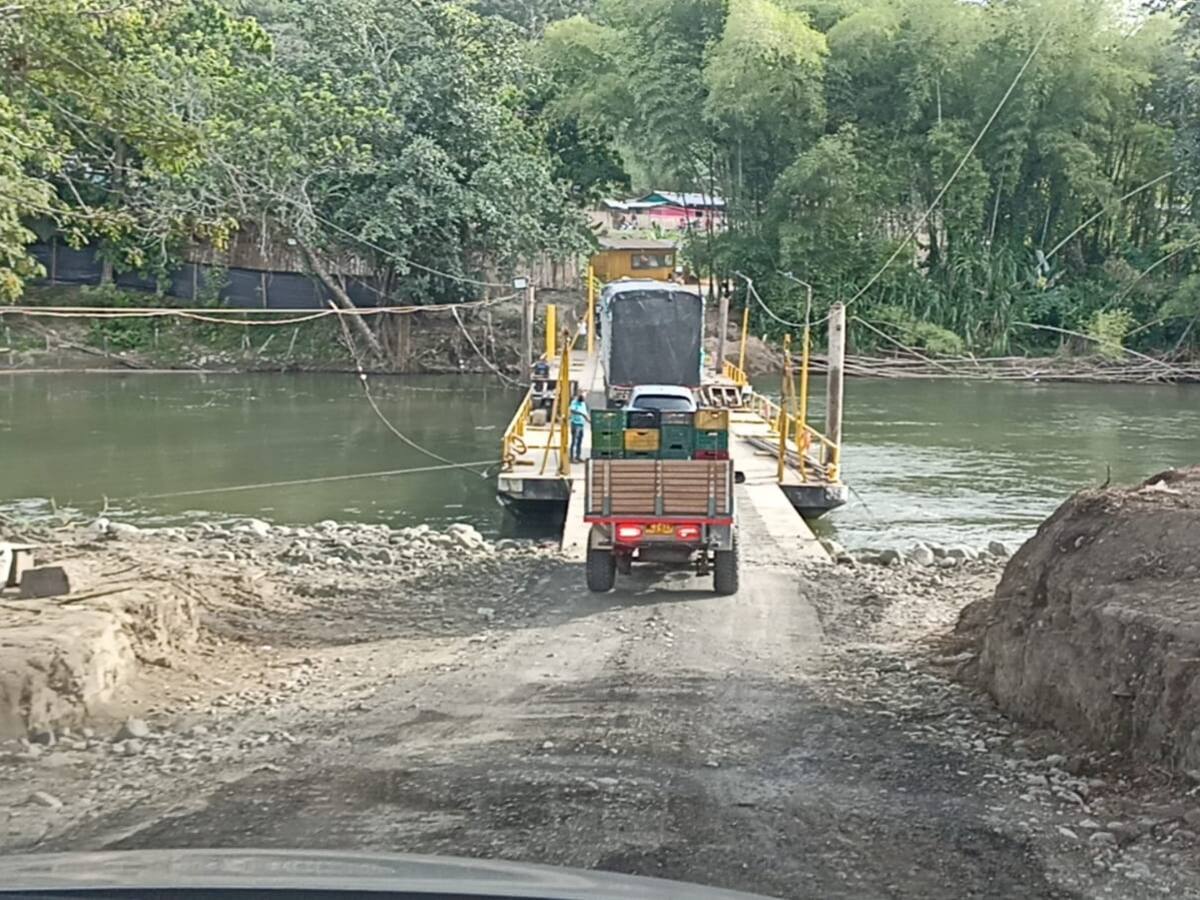 La barcaza está aliviando el paso tan largo por la vía alterna: Gobernador Quindío