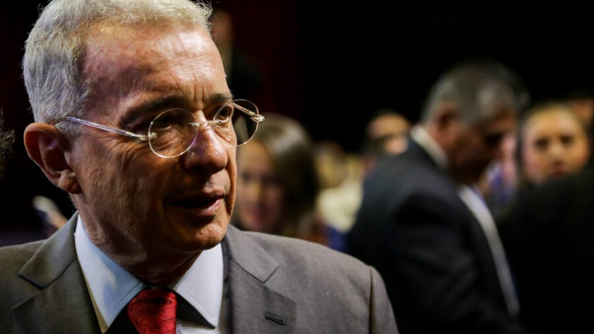 Uribe dice que la Reforma a la Salud generaría una burocracia que “arruina a EPS”