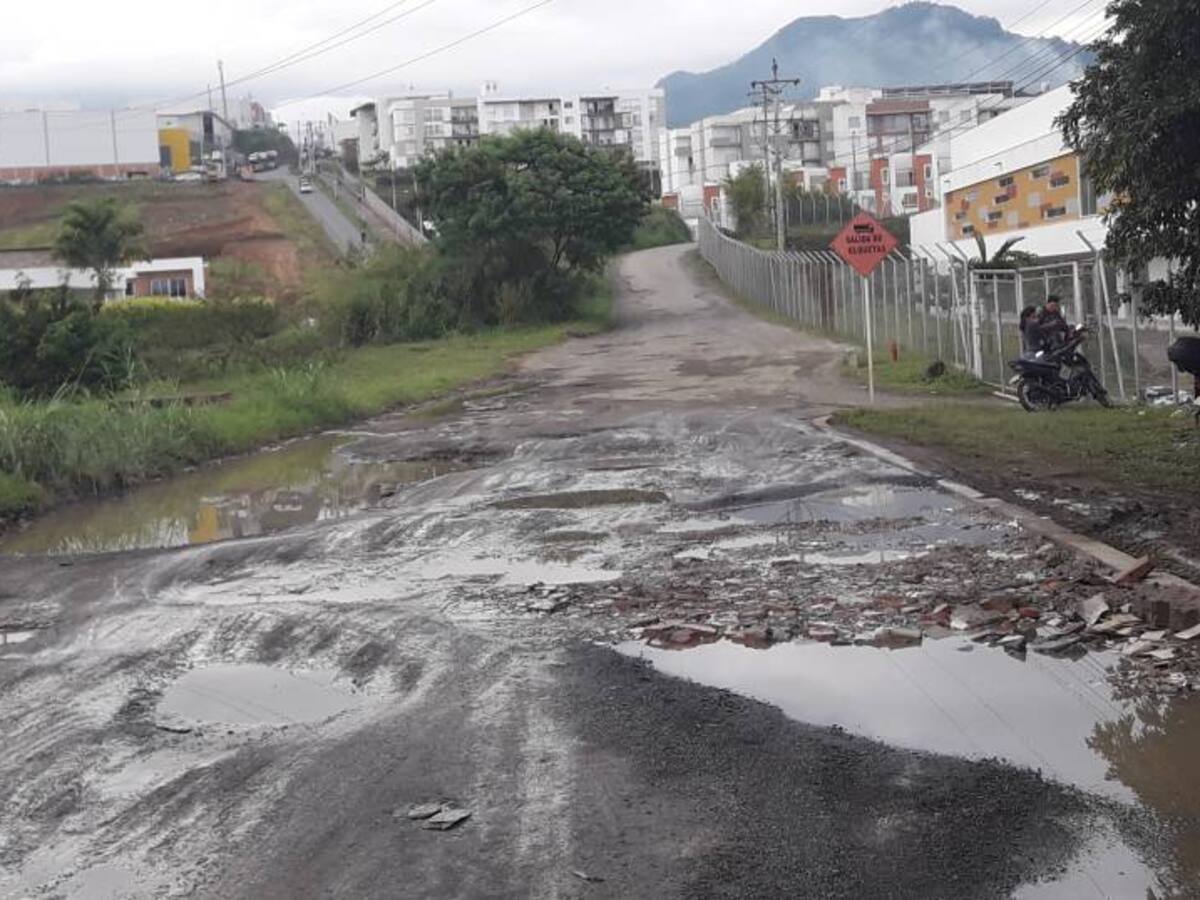 Sin intervención continúan las vías de Expofuturo