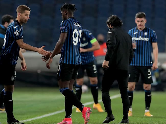 Duván Zapata apenas pudo estar 30 minutos en el juego del Atalanta frente al Real Madrid.