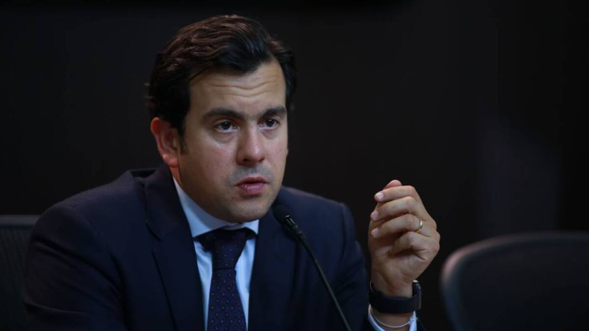 Rodrigo Lara renunció al Congreso para no inhabilitarse ante futuras aspiraciones