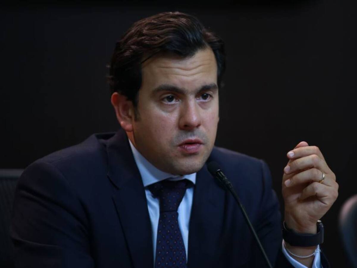 Rodrigo Lara renunció al Congreso para no inhabilitarse ante futuras aspiraciones