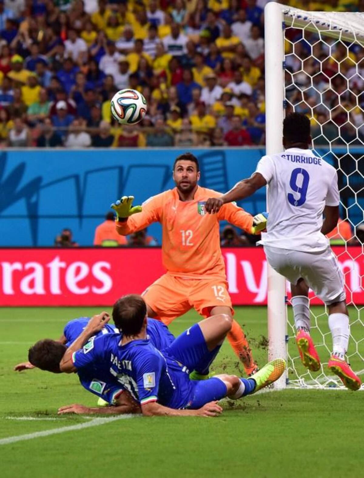 De principio a fin ambas selecciones dieron espectáculo, buscando las porterías rivales. Claudio Marchisio y Mario Balotelli anotaron por Italia. Daniel Sturridge fue el hombre gol de Inglaterra.