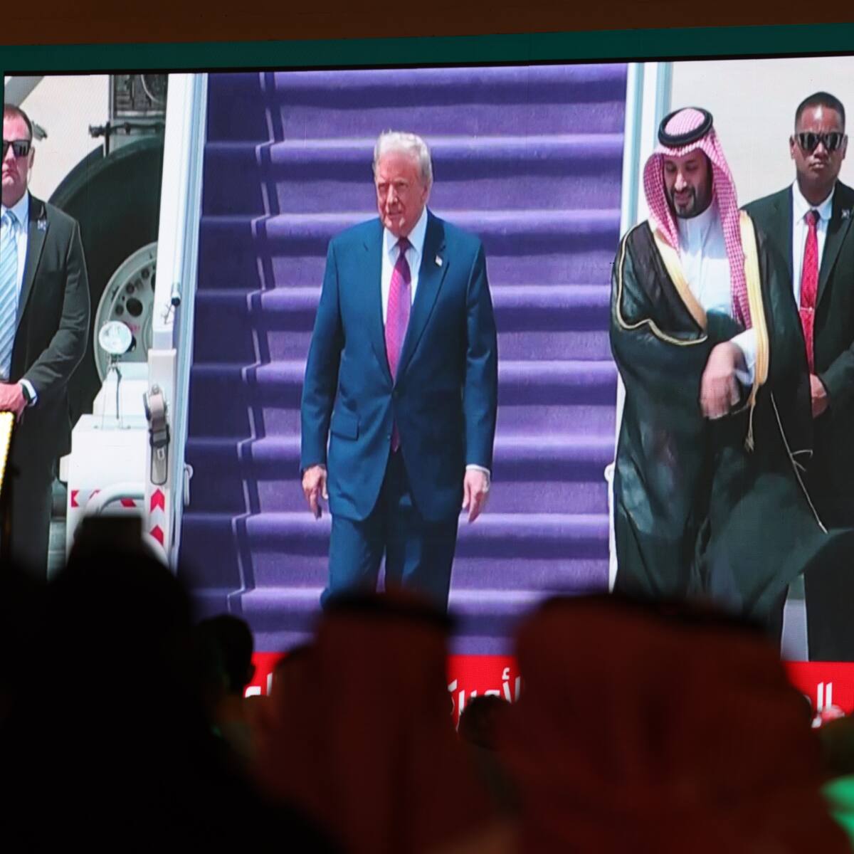 Trump inicia gira por el Golfo Pérsico buscando acuerdos comerciales