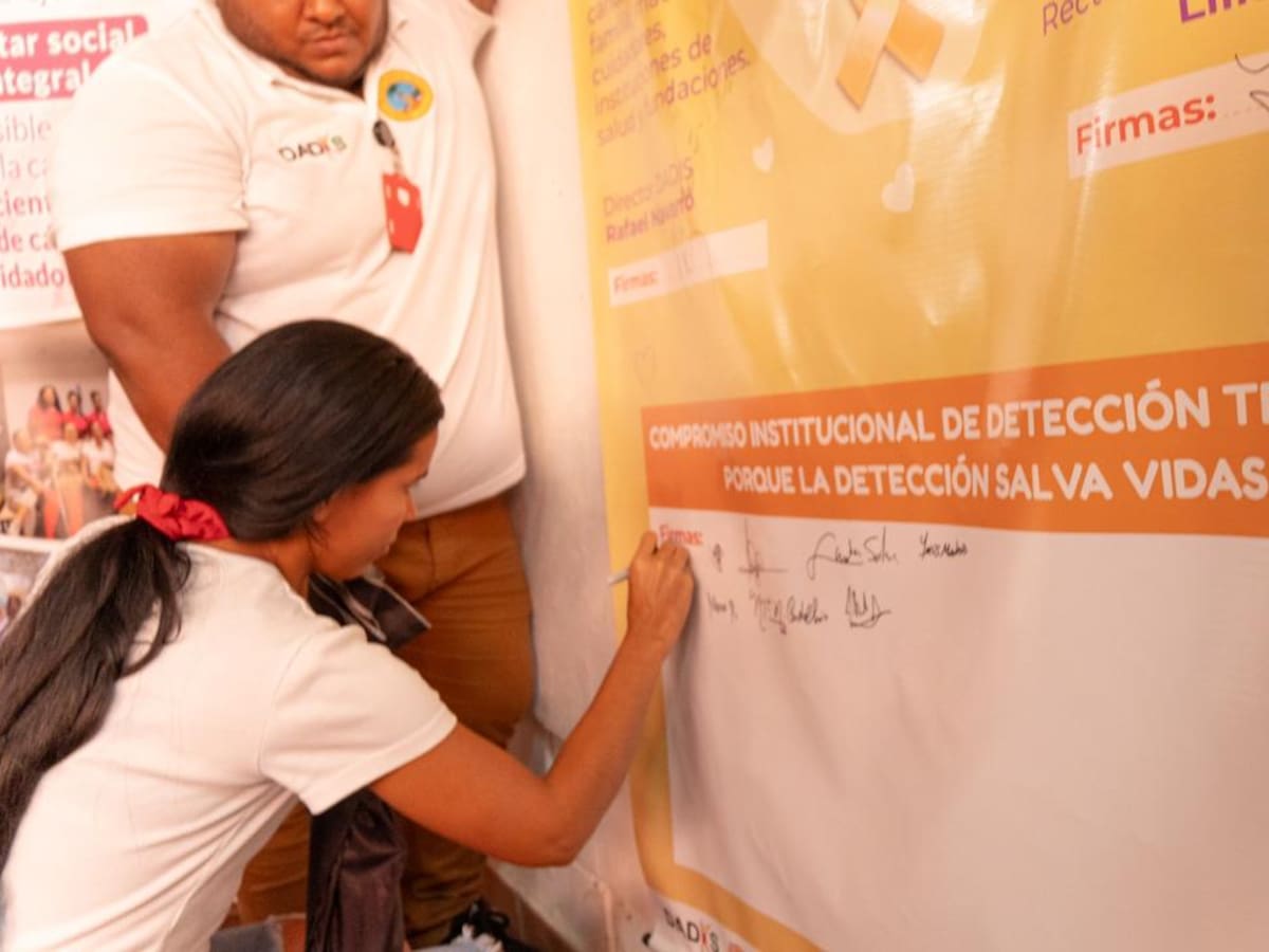 Niños, padres y docentes firmaron manifiesto en contra del cáncer infantil en Cartagena