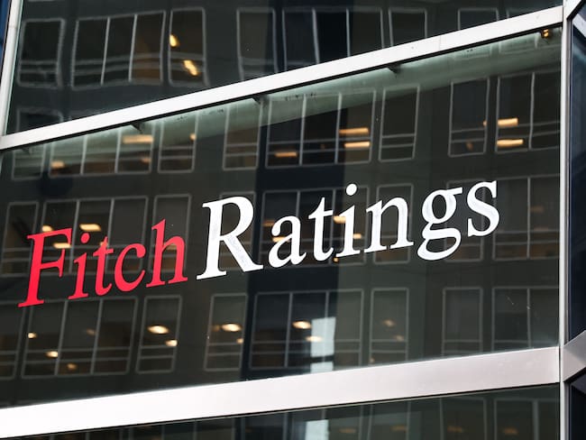 Fitch baja la calificación crediticia de Colombia, ¿esto cómo le impacta a su bolsillo?